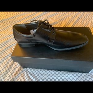 Black men’s shoes size 10